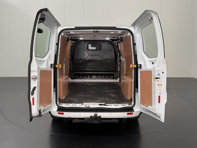 Ford TRANSIT CUSTOM 2.0TDCi 170PK Lang Limited | Achterdeuren | Multimedia | 3-Zits | Camera | Trekhaak
