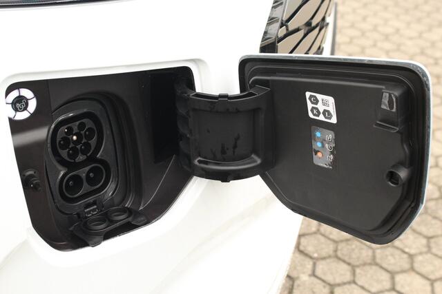 Ford TRANSIT CUSTOM E-Transit 320 L2H1 Limited | 65kWh | 160kW/218pk | Trekhaak 2300kg | Pro-Power | Camera | Carplay/Android | Cruise | Lease 717,- p/m