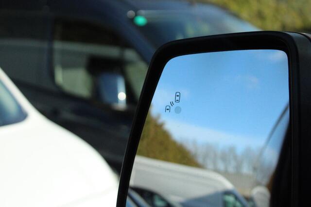 Ford TRANSIT CUSTOM 290 2.0 TDCI L1H1 Sport SCI | 185pk Automaat | Achteruitrij camera | Winter pakket | Trekhaak