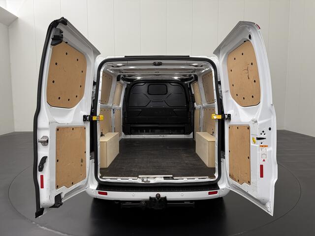 Ford TRANSIT CUSTOM 2.0TDCi 170PK Lang Automaat Sport | Leder | Leder | Multimedia | Camera | Trekhaak | Betimmering