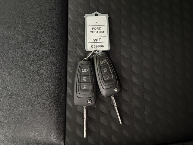 Ford TRANSIT CUSTOM 2.0TDCi 170PK Lang Automaat Sport | Leder | Leder | Multimedia | Camera | Trekhaak | Betimmering