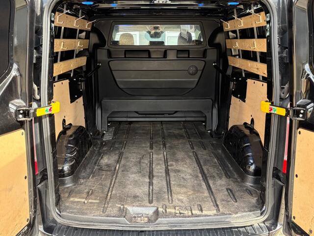 Ford TRANSIT CUSTOM 2.0 TDCI 130pk Automaat Dubbel Cabine Black Edition / Camera / Trekhaak / Navi / Airco / Cruise / Lane / LM velgen / Nw D-Riem