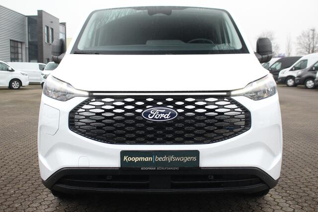 Ford TRANSIT CUSTOM E-Transit 320 L2H1 Trend 71kWh 218pk DC Automaat | Trekgewicht 2300kg | L+R Zijdeur | Keyless | Carplay/Android | Stoel+Stuurvwer. | Lease 771,- p/m