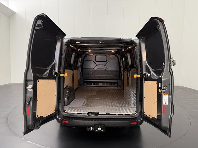 Ford TRANSIT CUSTOM 2.0TDCi 130PK Lang Limited | Euro 6 | Multimedia | Trekhaak 2800Kg | Camera | Airco | Cruise | 3-Zits