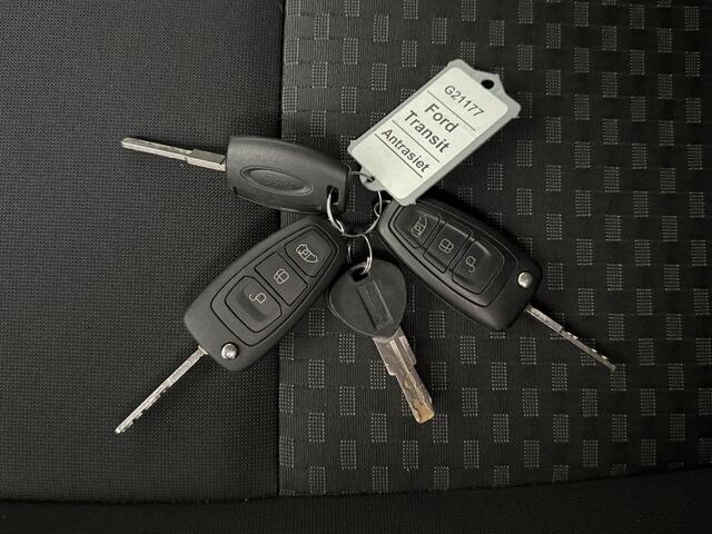 Ford TRANSIT CUSTOM 2.0TDCi 130PK Lang Limited | Euro 6 | Multimedia | Trekhaak 2800Kg | Camera | Airco | Cruise | 3-Zits