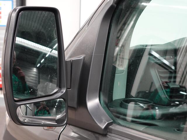 Ford TRANSIT CUSTOM 300 2.0 TDCI 130pk L2H1 Trend Automaat Airco Navigatie Cruisecontrol Camera Parkeersensoren Trekhaak Betimmering