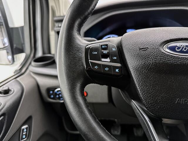 Ford TRANSIT CUSTOM 340 2.0 TDCI L2H1 Schuifdeur L+R Navigatie Trekhaak Cruise control Stoelverwarming