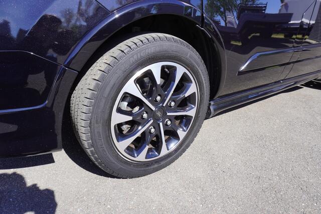 Ford TRANSIT CUSTOM 320 170pk Automaat L2H1 Sport Raptor Trekhaak Apple Carplay Camera 3-zits Crusie control Stoelverwarming