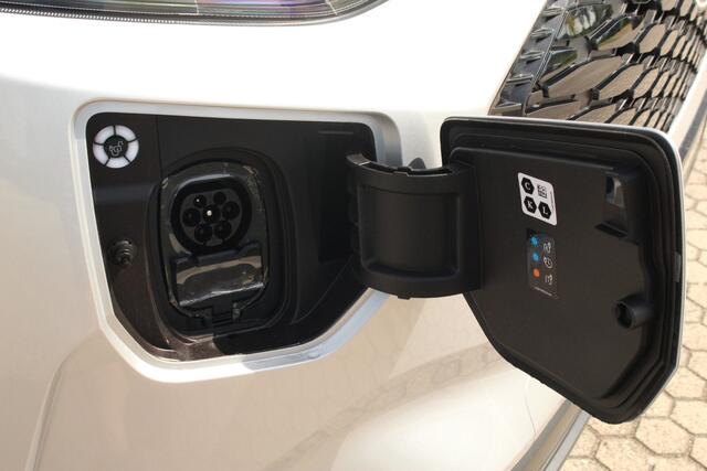 Ford TRANSIT CUSTOM E-Transit 320 L2H1 Trend | 71 kWh | 160kW/218pk | Stoelverwarming | Camera | Carplay/Android | Cruise | Lease 681,- p/m
