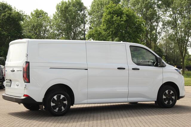 Ford TRANSIT CUSTOM E-Transit 320 L2H1 Trend | 71 kWh | 160kW/218pk | Stoelverwarming | Camera | Carplay/Android | Cruise | Lease 663,- p/m