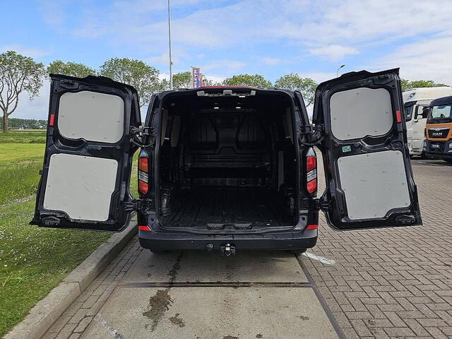 Ford TRANSIT CUSTOM 320 2.0 TDCI L1H1 L1H1 Navi Trekhaak Airco ACC Dodehoeksensor 150Pk Euro6 BPM-Vrij