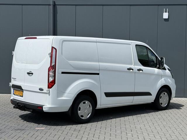 Ford TRANSIT CUSTOM 2.0 TDCI E6 / L1H1 / 1e EIG. / INRICHTING / 2.5 TONS TREKHAAK / 3-ZITS / AIRCO / CRUISE / LED