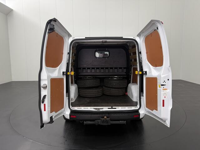 Ford TRANSIT CUSTOM 2.0TDCI 130PK Dubbele Cabine | 6-Persoons | Navigatie | Camera | Airco | Cruise | Trekhaak