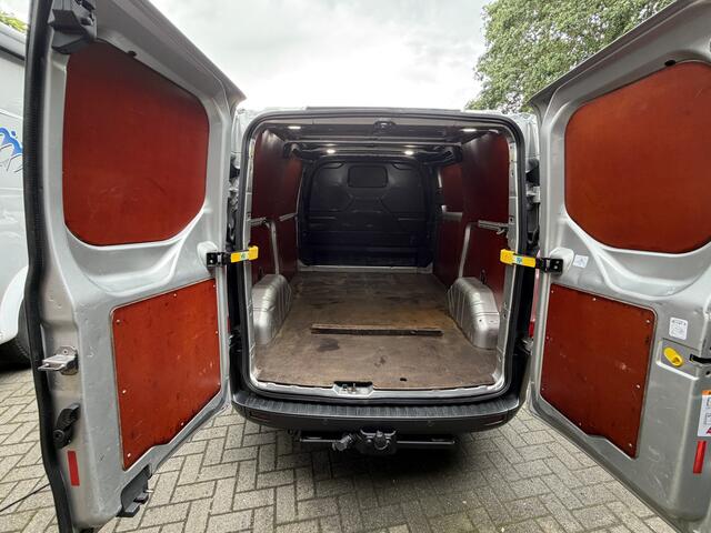Ford TRANSIT CUSTOM 300 2.0 TDCI L1H1 Trail Navi. Leer. Sportvelgen. cruise contr . Trekhaak . 130 PK