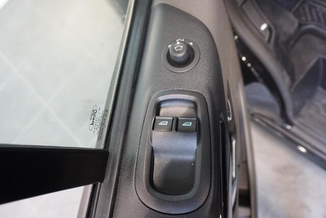 Ford TRANSIT CUSTOM 320 2.0 TDCI L2H1 Sport 170PK Airco Adaptive Cruise control Bluetooth Navigatie Trekhaak