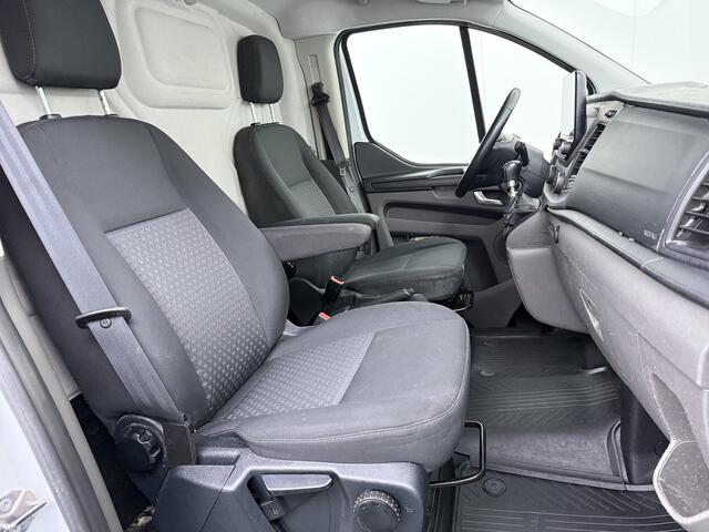 Ford TRANSIT CUSTOM 320 2.0TDCI 130PK L2H1 Camera Trekhaak Stoelverwarming Euro 6 Airco Navi Cruise Control Bluetooth Pdc Trend Sidebars Betonplex Vloer Wandbetimmering Inbouwkasten 2.800KG Trekgewicht Origineel Nederlandse Bus