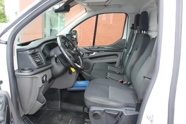 Ford TRANSIT CUSTOM 280 2.0 TDCI 130 PK L1H1 Trend | Trekhaak | Airco | Cruise Control | Voorruitverwarming | Navigatie