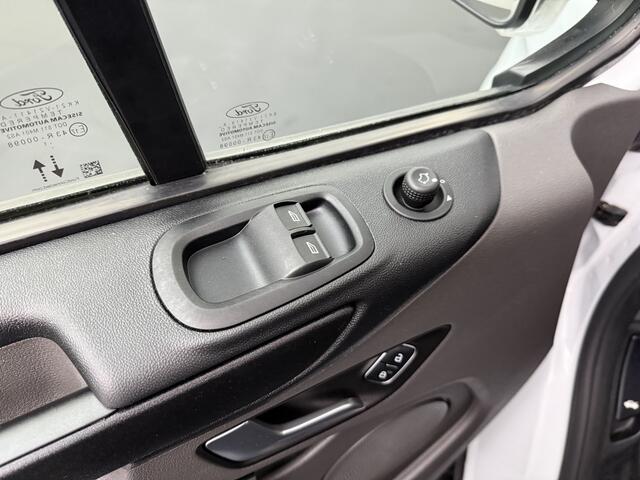 Ford TRANSIT CUSTOM 2.0TDCI Achterdeuren | Kastinrichting | Navigatie | Multimedia | 3-Zits | Trekhaak | Airco | Cruise