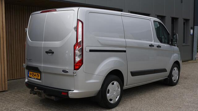Ford TRANSIT CUSTOM 320 2.0 TDCI 170pk Automaat 3-Zits L1H1 Limited Euro6 Airco Cruise Control Trekhaak LED