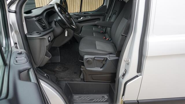 Ford TRANSIT CUSTOM 320 2.0 TDCI 170pk Automaat 3-Zits L1H1 Limited Euro6 Airco Cruise Control Trekhaak LED