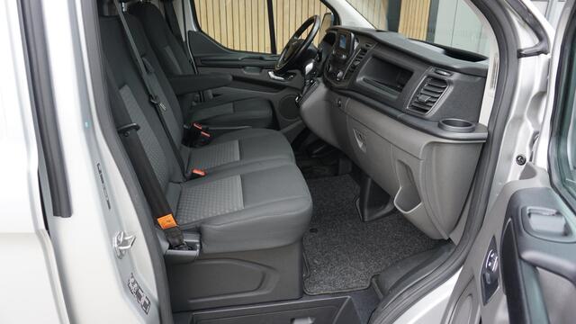 Ford TRANSIT CUSTOM 320 2.0 TDCI 170pk Automaat 3-Zits L1H1 Limited Euro6 Airco Cruise Control Trekhaak LED