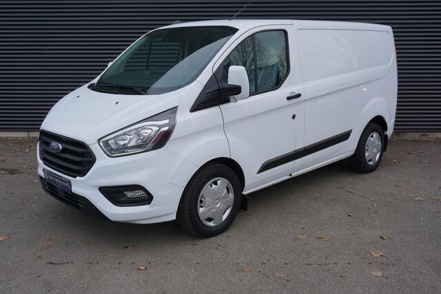 Ford TRANSIT CUSTOM 131pk Automaat L1H1 Trend Apple Carplay Camera Cruise control Trekhaak Stoel & voorruit verwarming Parkeersensoren