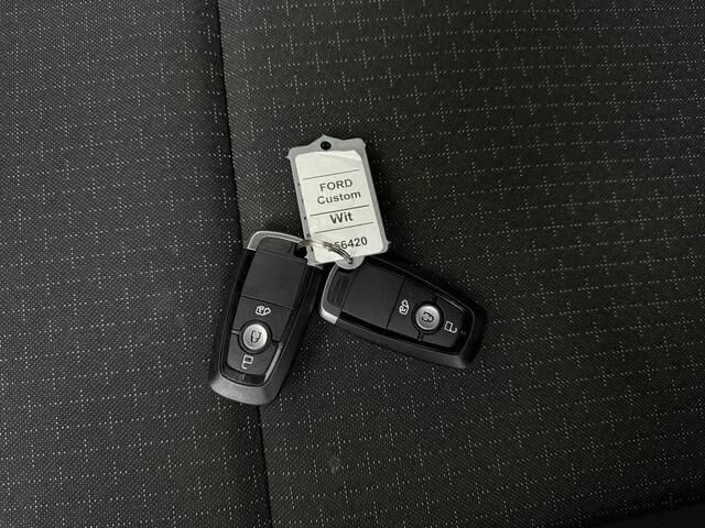 Ford TRANSIT CUSTOM 2.0TDCi 136PK Business | Digital Cockpit | Multimedia | Airco | Cruise | 3-Zits | Betimmering