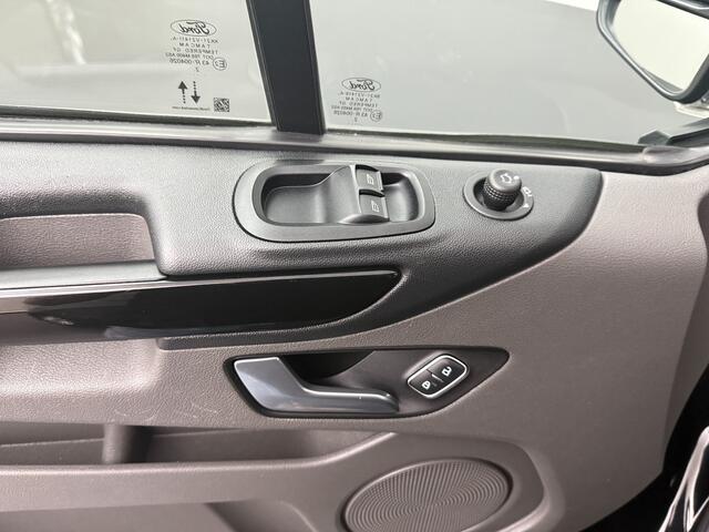 Ford TRANSIT CUSTOM 2.0TDCi 130PK Automaat Limited | Achterdeuren | Navigatie | Multimedia | Airco | Cruise | 3-Zits