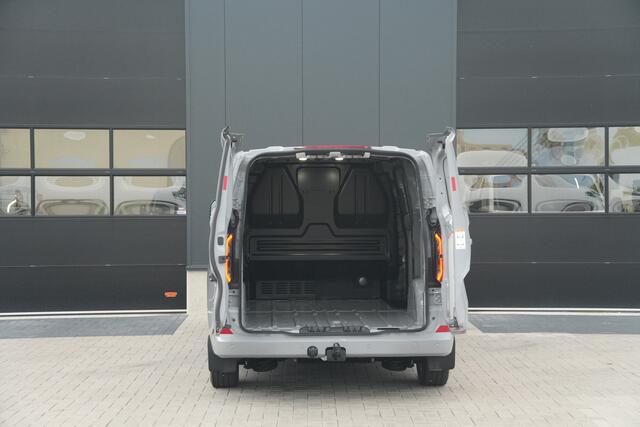 Ford TRANSIT CUSTOM E-Transit 320 L2H1 Limited 71 kWh 218pk - Trekhaak - ACC - B&O - Navi - Stoel/Stuurverwarming - 360 Camera - Blindspot - Rijklaar