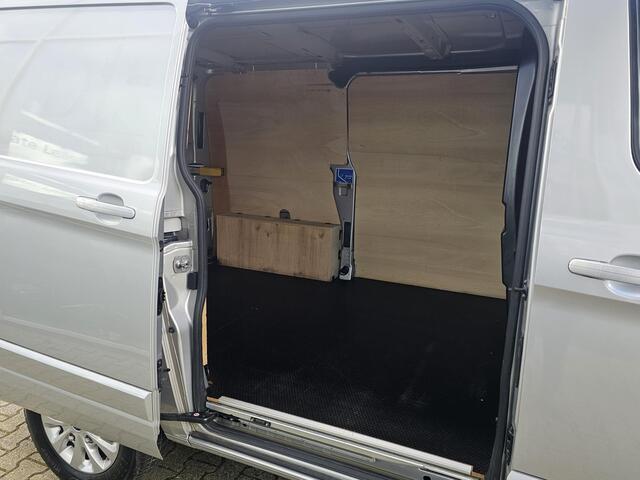 Ford TRANSIT CUSTOM 300 2.0 TDCI L1H1 Limited | Automaat | Trekhaak | Ladder | Camera | Stoelverwarming | Cruise control | Lane assist | Keurige auto!