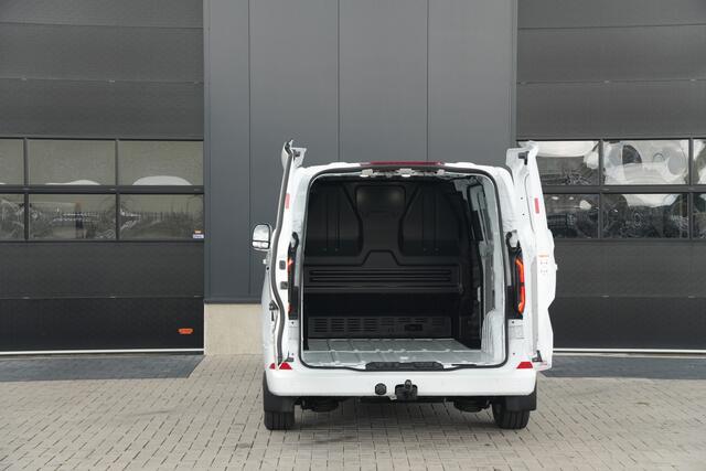 Ford TRANSIT CUSTOM E-Transit 320 L1H1 Limited 71 kWh 218pk - 2x Schuifdeur - Trekhaak - Pro Power - Camera - Carplay - Rijklaar