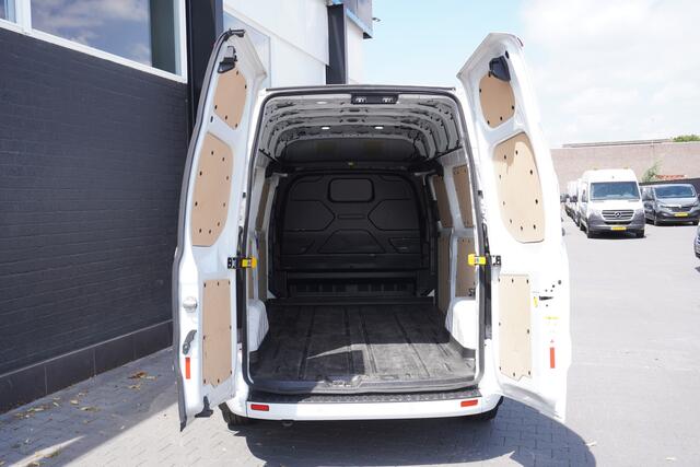 Ford TRANSIT CUSTOM 2.0 TDCI 130PK L2H2 Automaat EURO 6 - Airco - Navi - Cruise - ¤ 20.900,- Excl.