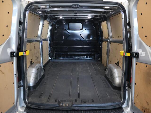 Ford TRANSIT CUSTOM 310 2.0 TDCI 170 PK AUT. L2H1 SPORT + CAMERA | ADAPTIVE CRUISE | CARPLAY | TREKHAAK | STOELVERW.