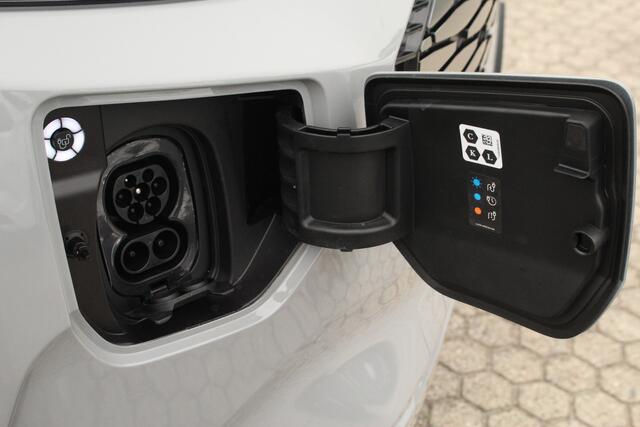 Ford TRANSIT CUSTOM E-Transit 320 L2H1 Limited DC | 71 kWh | 160kW/218pk | Trekgewicht 2300kg | Camera | Carplay/Android | Cruise | Lease 788,- p/m