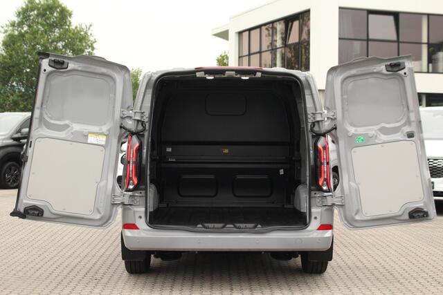 Ford TRANSIT CUSTOM E-Transit 320 L2H1 Limited DC | 71 kWh | 160kW/218pk | Trekgewicht 2300kg | Camera | Carplay/Android | Cruise | Lease 788,- p/m