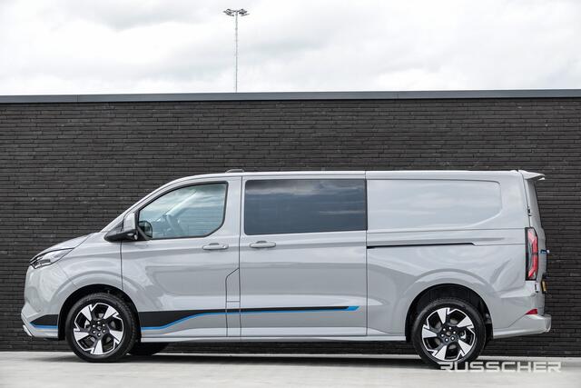 Ford TRANSIT CUSTOM E-Transit L2H1 218Pk Aut. | Dubbele Cabine | 5-Persoons | Elektrisch | Sport 320 | 360° Camera | 19''