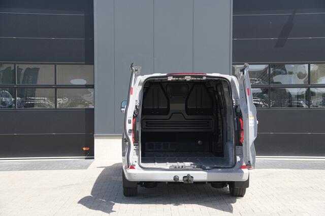 Ford TRANSIT CUSTOM E-Transit 340 L2H1 Limited 71 kWh 218pk - 2x Schuifdeur - AGR Bestuurdersstoel - Trekhaak - ACC - B&O - Navi - Stoel/Stuurverwarming - 360 Camera - Blindspot - Rijklaar