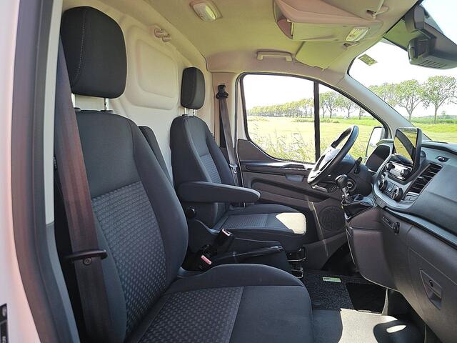 Ford TRANSIT CUSTOM 340 2.0 TDCI L2H1 Trend L2H1 2x Schuifdeur Airco Trekhaak Navi PDC Achterdeuren Cruise Control Euro6 131 PK