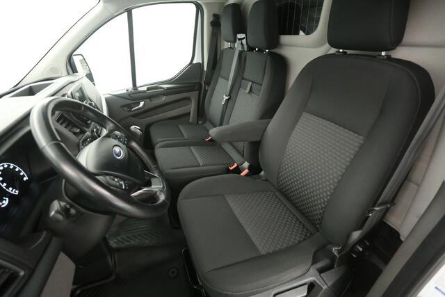Ford TRANSIT CUSTOM 2.0 TDCI L2H1 | Airco | Camera | Cruise | 3 Zits | Trekhaak | 2xSchuifdeur | Parkeersens.