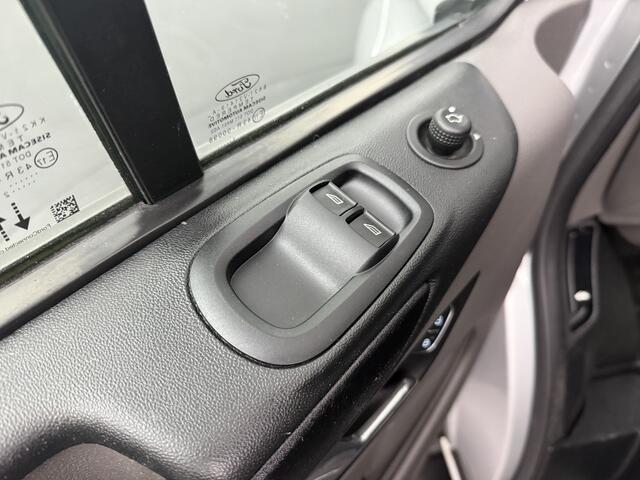 Ford TRANSIT CUSTOM 2.0TDCi 130PK Lang | Werkplaatinrichting | Navigatie | Camera | 3-Zits | Trekhaak | Airco | Cruise