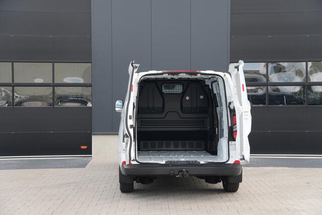 Ford TRANSIT CUSTOM 320 2.0 TDCI L1H1 Trend 170pk - 1 + 1 Stoel - Trekhaak - Blindspot - ACC - Navi - Rijklaar