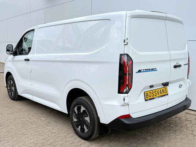 Ford TRANSIT CUSTOM e-Transit 71kWh 140PK Elektrisch 344km WLTP 2300kg Trekvermogen BEV Snelladen Stoel + Stuur verwarming LED Cruise Control Camera Carplay Parkeersensoren v+a