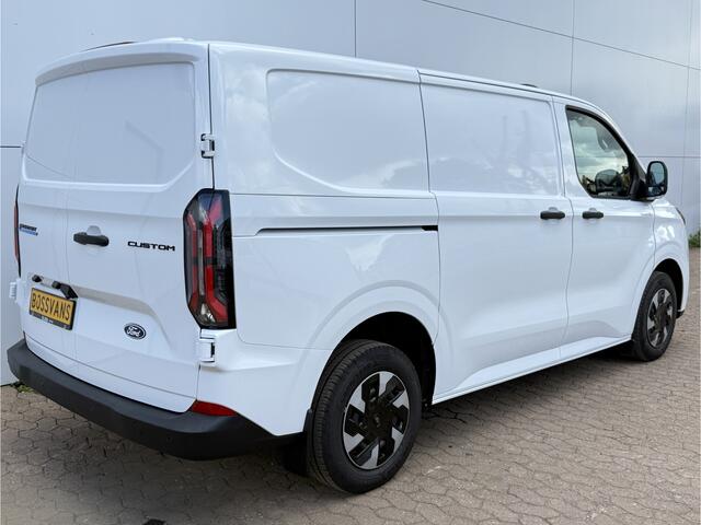 Ford TRANSIT CUSTOM e-Transit 71kWh 140PK Elektrisch 344km WLTP 2300kg Trekvermogen BEV Snelladen Stoel + Stuur verwarming LED Cruise Control Camera Carplay Parkeersensoren v+a
