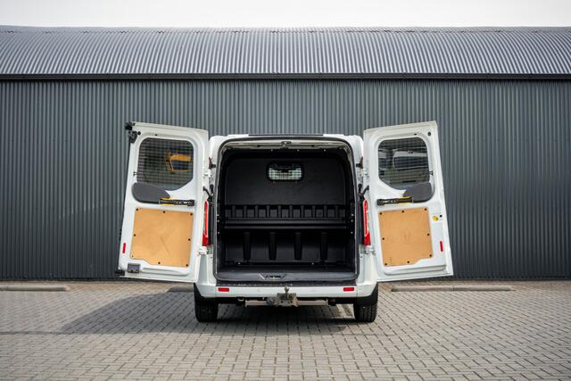 Ford TRANSIT CUSTOM 2.0 EcoBlue L2H1 | 170 PK | Automaat | DC 5-Zits | LED | Camera | Carplay | Cruise | PDC | Trekhaak