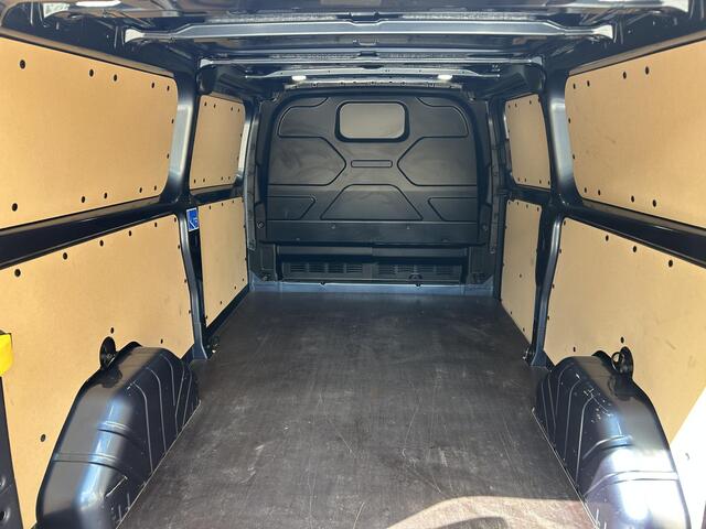 Ford TRANSIT CUSTOM 300 2.0 TDCI L2H1 Limited