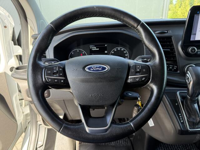 Ford TRANSIT CUSTOM 2.0 TDCI 130 PK / L2H1 / AUTOMAAT / TREKHAAK / AIRCO / CRUISE / CAMERA / 3-ZITS / LED / STOEL -EN VOORRUIT VERWARMING