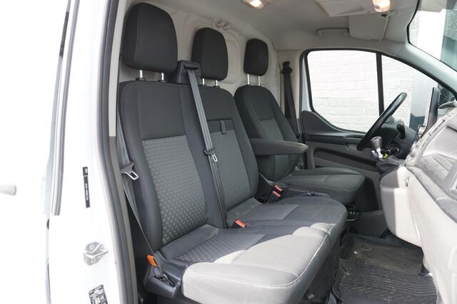 Ford TRANSIT CUSTOM 2.0 TDCI 130PK L2 EURO 6 - Airco - Navi - Cruise - €12.950,- Excl.