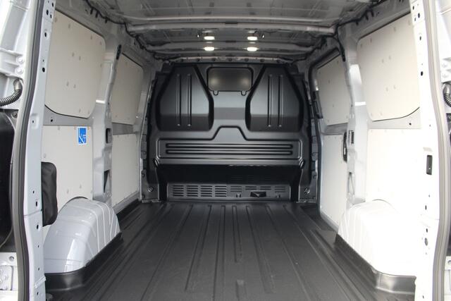 Ford TRANSIT CUSTOM E-Transit 320 L1H1 Sport | 71kWh | 160kW/218pk | Trekgewicht 2300kg | Stoel+Stuurverw. | Camera | Carplay/Android | Lease 753,- p/m
