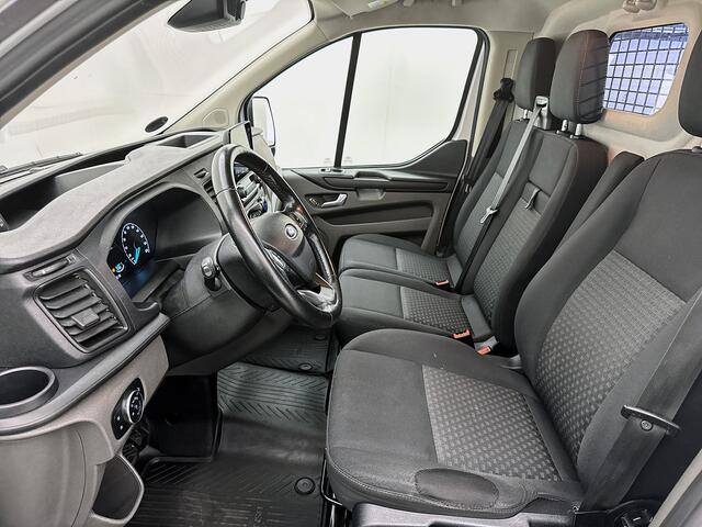 Ford TRANSIT CUSTOM 300 2.0 TDCI L2H1 Trend 130pk Automaat Camera Navigatie Trekhaak Cruise control