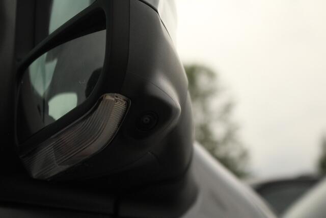 Ford TRANSIT CUSTOM E-Transit 320 L1H1 Sport | 71kWh | 160kW/218pk | Trekgewicht 2300kg | Driver Assist | Adap. Cruise | Stoel+Stuurverw. | Camera | Carplay/Android | Lease 788,- p/m
